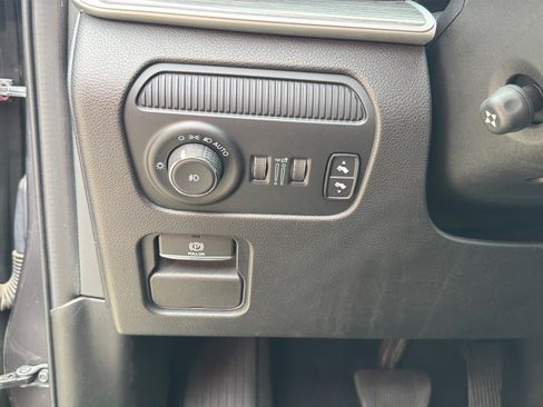 Used 2023 Jeep Wagoneer L Series II AWD/4WD image 15