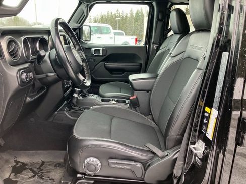 Used 2021 Jeep Gladiator Sport image 18