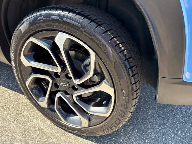 Used 2024 Chevrolet Trax RS w/ Sunroof Package FWD image 9