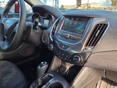 Used 2017 Chevrolet Cruze LT w/ Convenience Package image 15