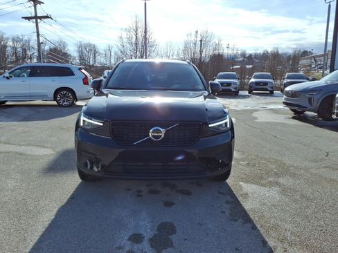 New 2026 Volvo XC40 B5 Core w/ Climate Package image 8