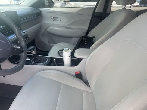 Used 2024 Hyundai Kona SE FWD image 5