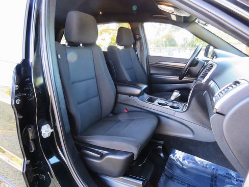 Used 2018 Jeep Grand Cherokee Laredo image 16