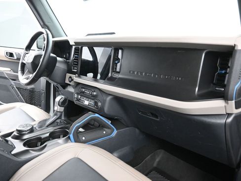 Certified 2023 Ford Bronco Wildtrak image 24