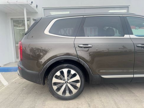 Used 2020 Kia Telluride S w/ S 8 Passenger Seating Package image 24