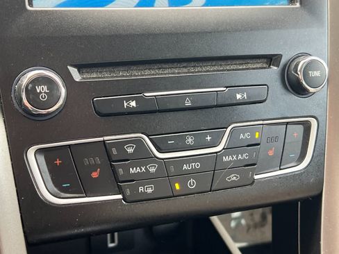 Used 2017 Ford Fusion Energi SE FWD image 21