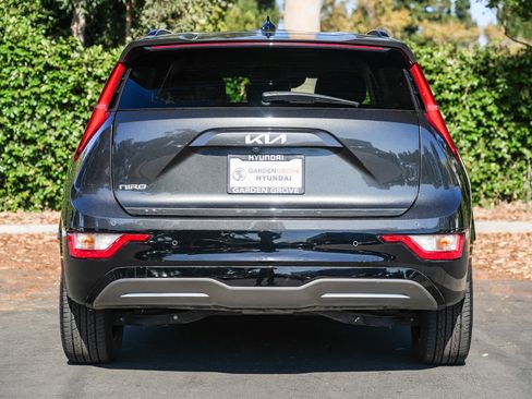 Used 2023 Kia Niro Wind w/ Wind Preserve Package FWD image 7