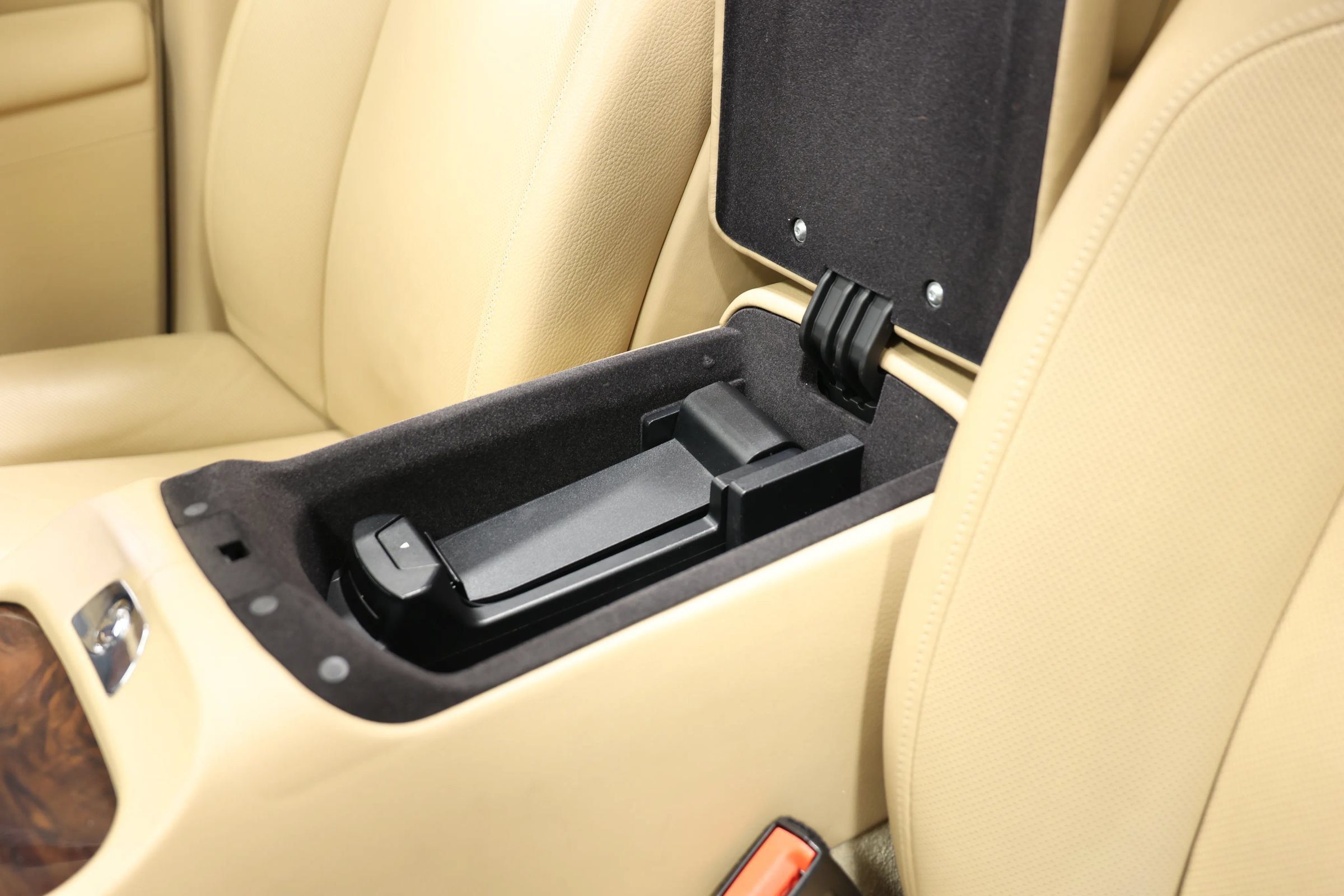 Used 2015 Rolls-Royce Ghost RWD image 47