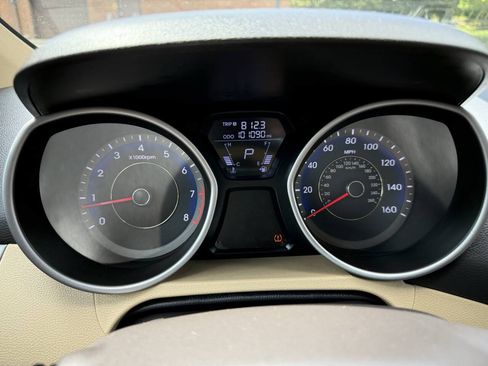 Used 2013 Hyundai Elantra GLS w/ Preferred Pkg FWD image 19