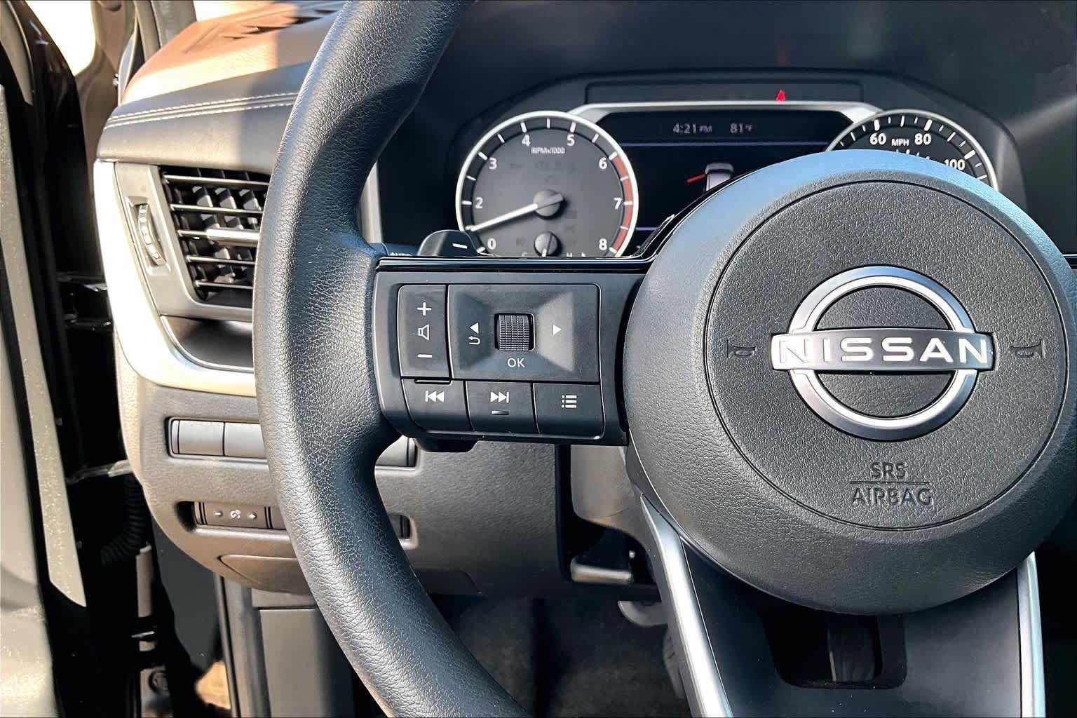 Certified 2023 Nissan Rogue SV FWD image 21