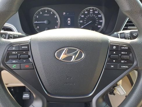 Used 2015 Hyundai Sonata SE w/ Option Group 09 FWD image 5