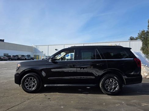 Used 2025 Ford Expedition Active image 5