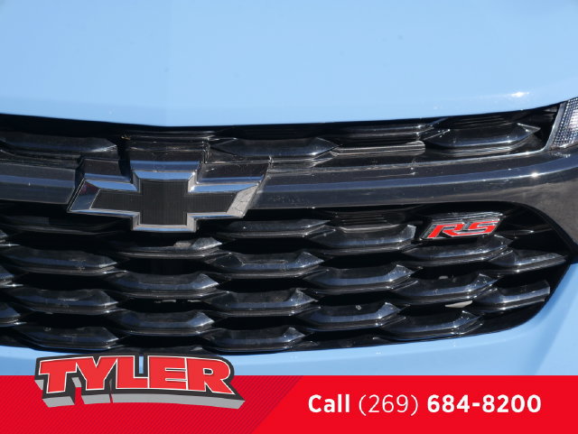Used 2024 Chevrolet Trax RS w/ Sunroof Package FWD image 11