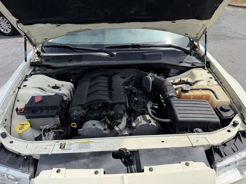 Used 2007 Chrysler 300 Touring L RWD image 23