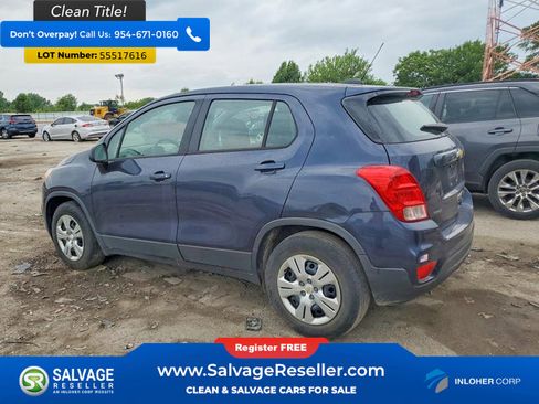 Used 2018 Chevrolet Trax LS FWD image 3