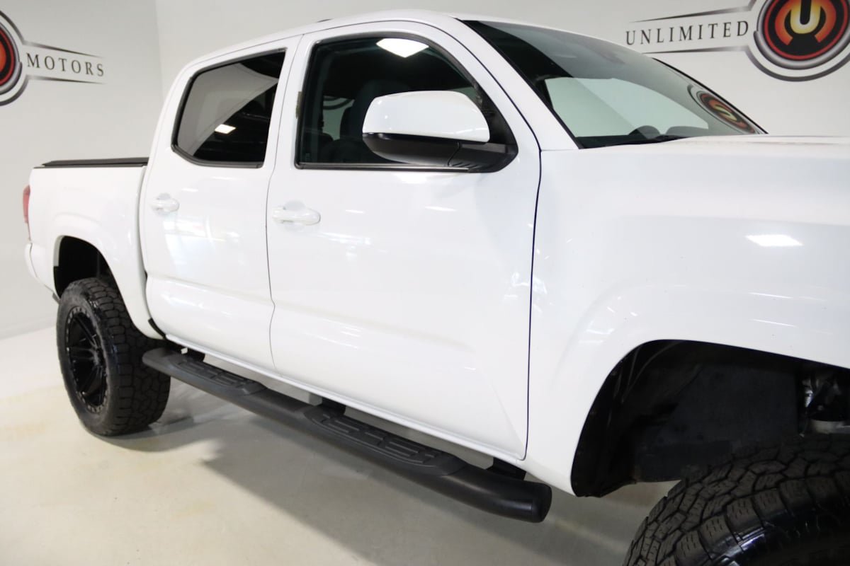 Used 2020 Toyota Tacoma SR AWD/4WD image 10