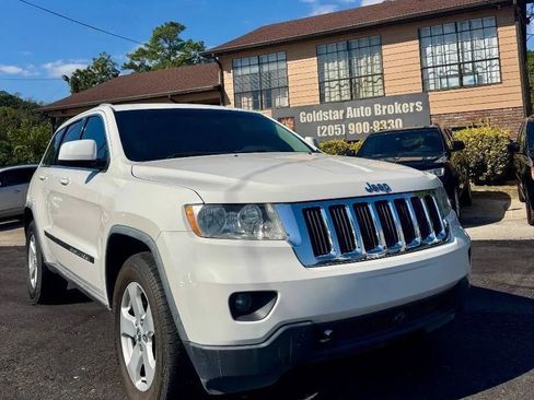 Used 2012 Jeep Grand Cherokee Laredo image 2