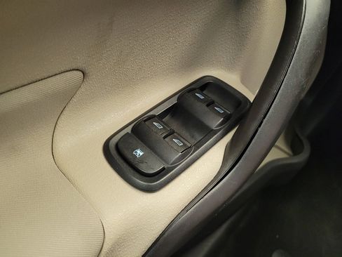 Used 2015 Ford Fiesta SE image 27