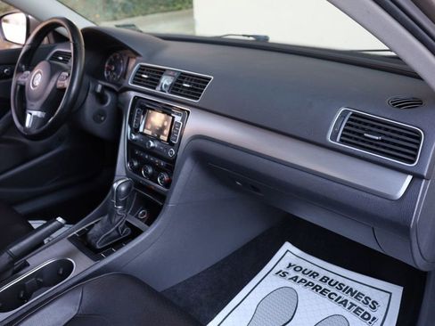 Used 2015 Volkswagen Passat TDI SE image 25