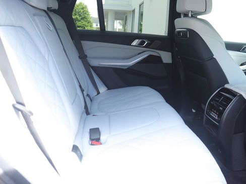 New 2026 BMW X5 sDrive40i w/ Climate Comfort Package RWD image 21