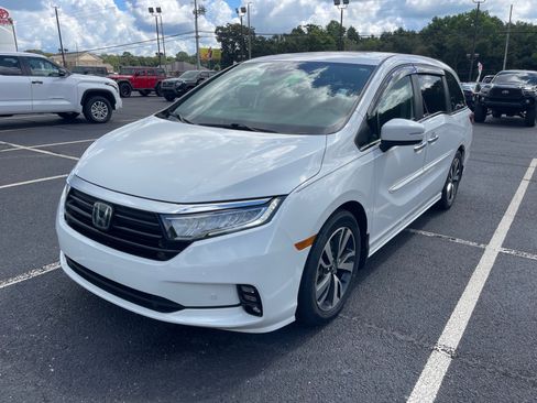 Used 2023 Honda Odyssey Touring image 3