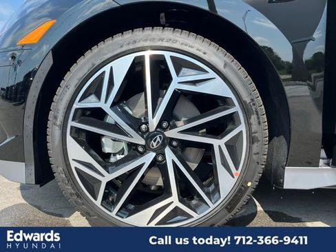 New 2024 Hyundai Ioniq 6 Limited image 26