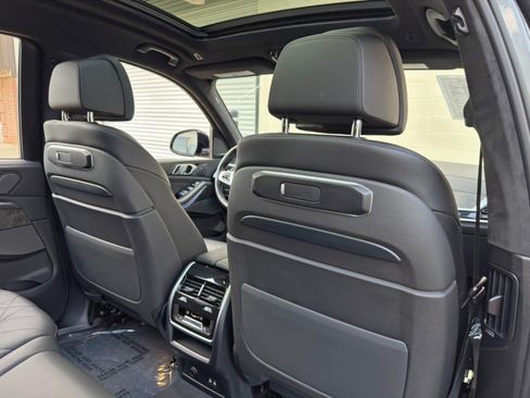 Used 2023 BMW X7 xDrive40i w/ M Sport Package AWD/4WD image 41