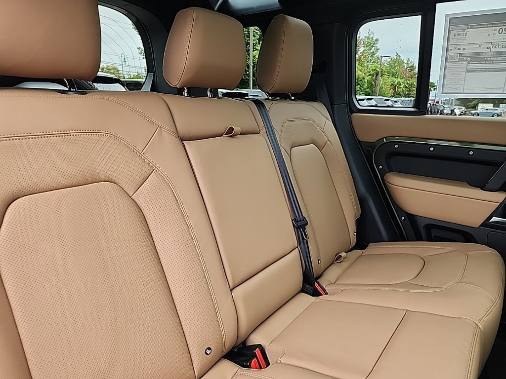 New 2026 Land Rover Defender 110 X-Dynamic SE AWD/4WD image 18