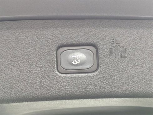 Used 2023 Ford Edge SEL w/ Convenience Package image 32