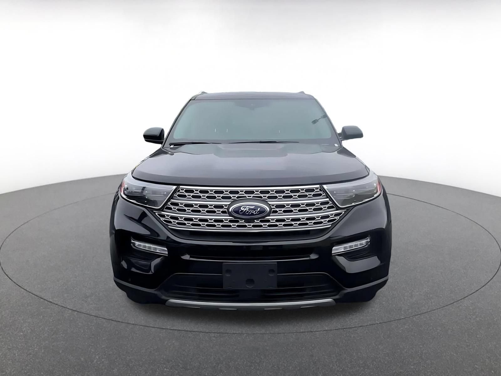Used 2024 Ford Explorer Limited RWD image 4