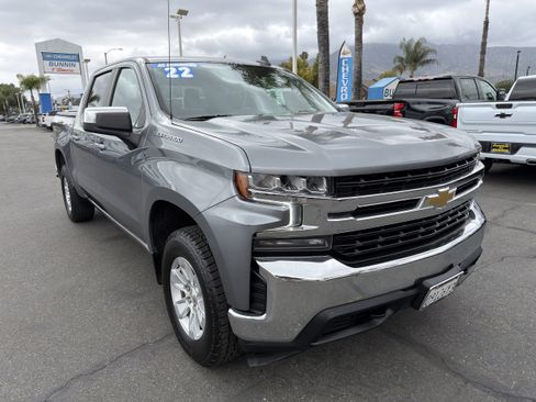 Used 2021 Chevrolet Silverado 1500 LT AWD/4WD image 2