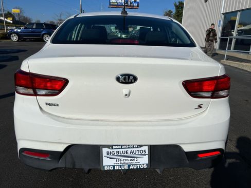 Used 2019 Kia Rio S FWD image 4