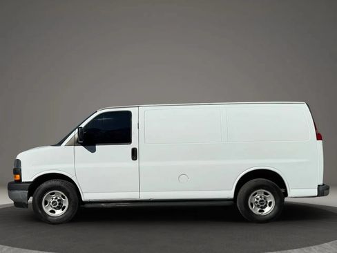 Used 2017 GMC Savana 2500 RWD image 8
