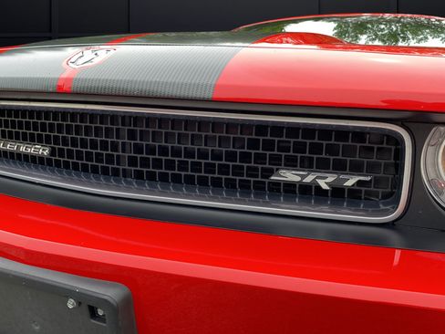 Used 2009 Dodge Challenger SRT8 w/ SRT Option Group II RWD image 43