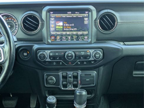 Used 2021 Jeep Gladiator Overland AWD/4WD image 16