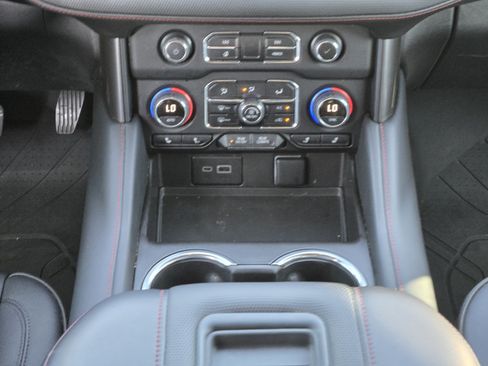 Used 2022 Chevrolet Tahoe RST w/ Luxury Package RWD image 15