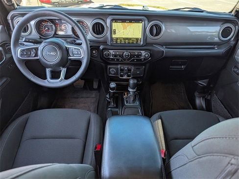 Used 2023 Jeep Gladiator Overland w/ Cold Weather Group image 22