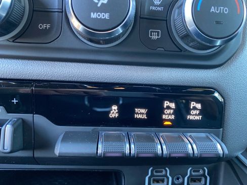 Used 2021 RAM 1500 Big Horn AWD/4WD image 14