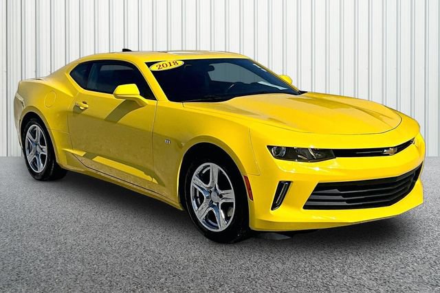 Used 2018 Chevrolet Camaro LT RWD image 1