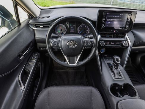 Used 2021 Toyota Venza LE AWD/4WD image 26