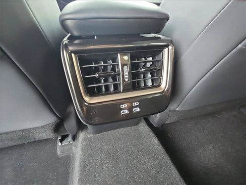 Used 2024 Toyota Crown AWD/4WD image 17