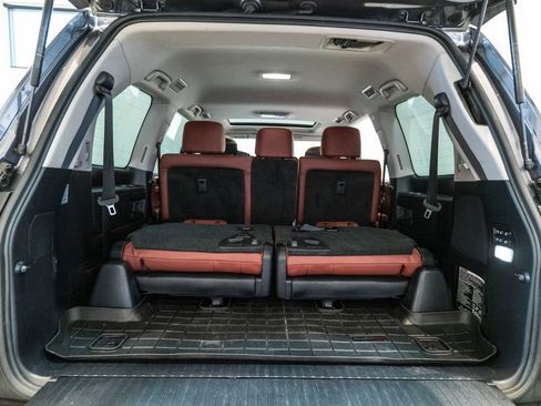 Used 2017 Lexus LX 570 4WD w/ Luxury Package image 43