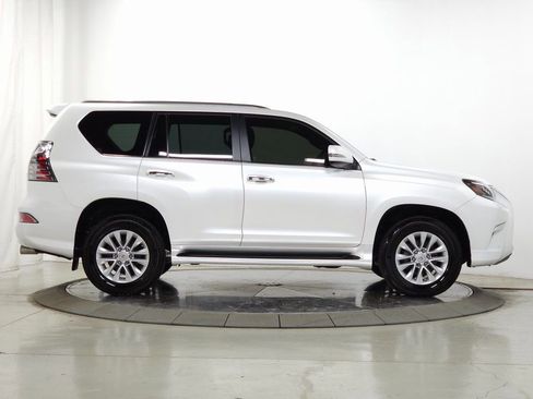 Used 2023 Lexus GX 460 Premium w/ Premium Package image 10