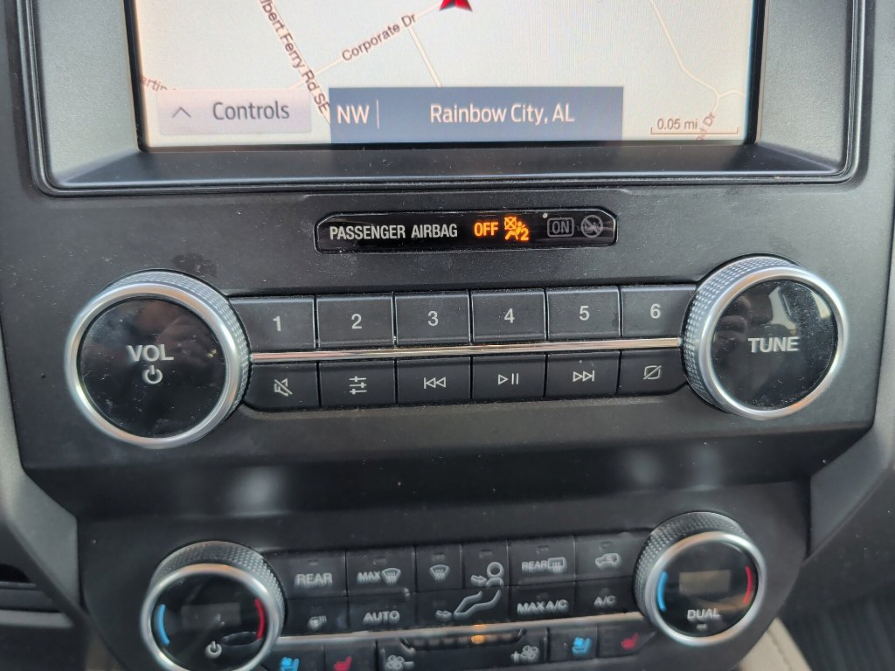 Used 2020 Ford Expedition XLT w/ Equipment Group 202A RWD image 26