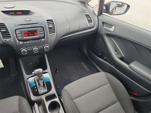 Used 2017 Kia Forte LX image 13