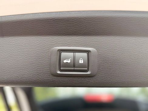 Used 2025 Mitsubishi Outlander SE FWD image 11