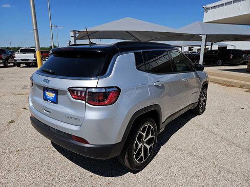 Used 2025 Jeep Compass Limited AWD/4WD image 8