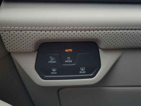 New 2026 Volkswagen Atlas SE FWD image 25