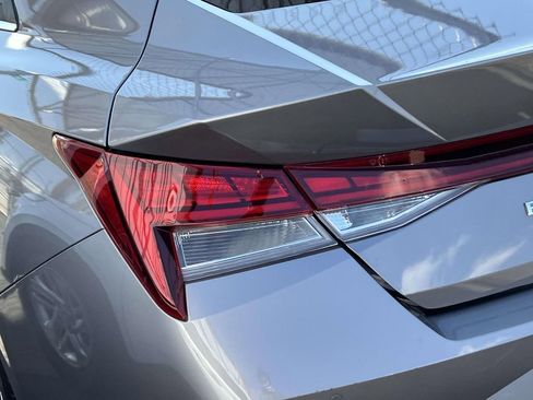 Certified 2023 Hyundai Elantra Limited image 10