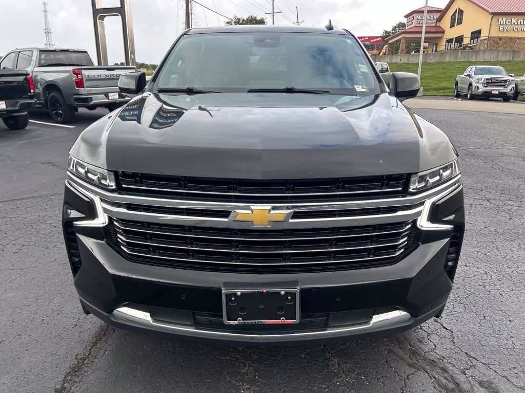 Used 2024 Chevrolet Suburban LT AWD/4WD image 2